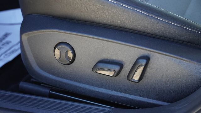 Used 2025 Volkswagen Jetta SE image 18