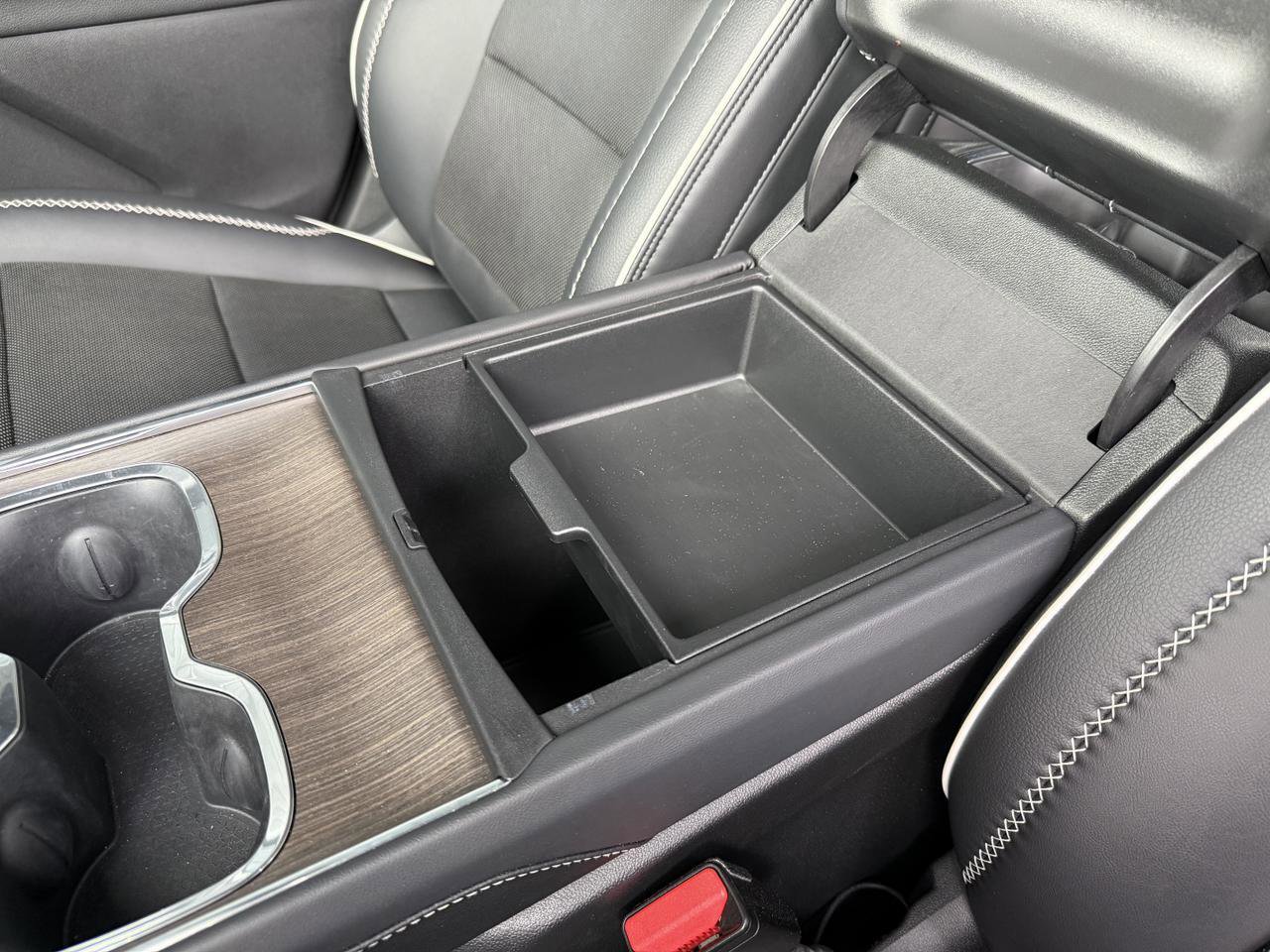 Used 2024 GMC Acadia Denali w/ LPO, Floor Liner Package image 24