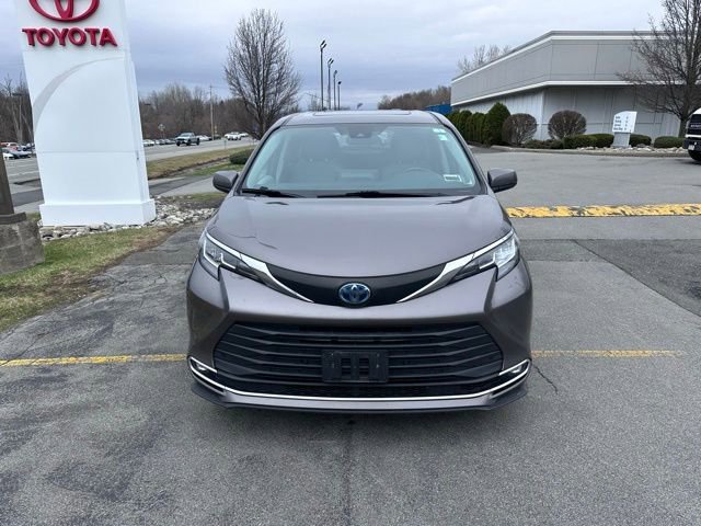 Used 2021 Toyota Sienna XLE FWD image 8