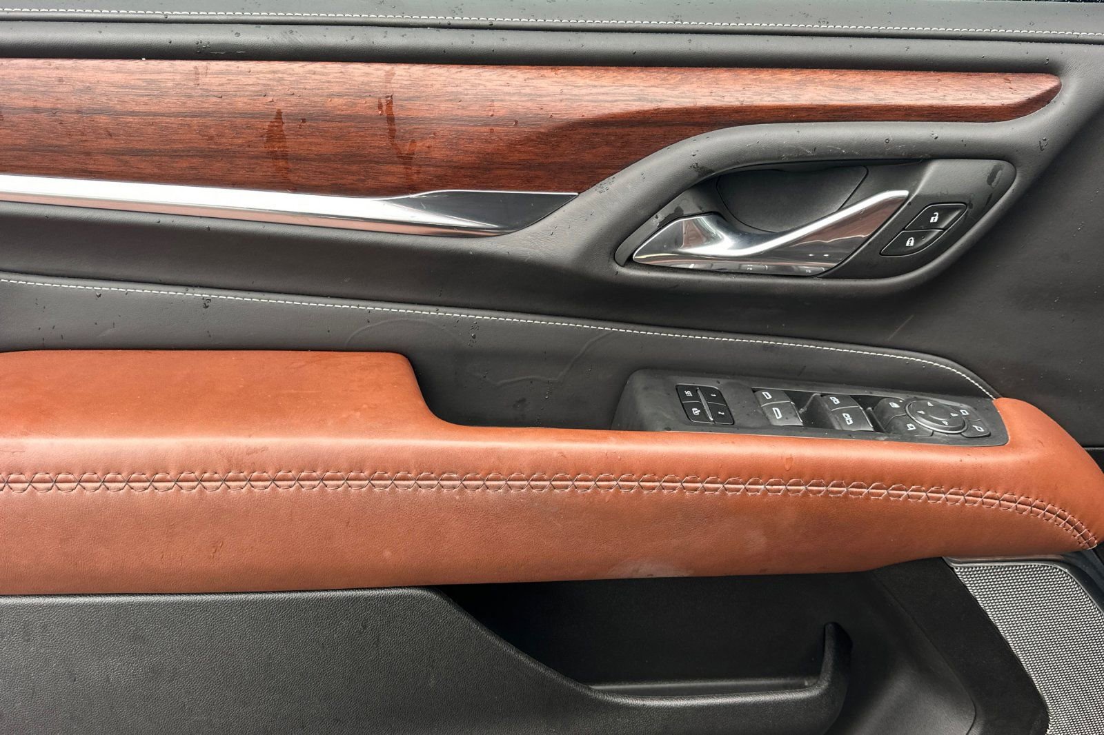 Used 2023 GMC Yukon Denali Ultimate image 11