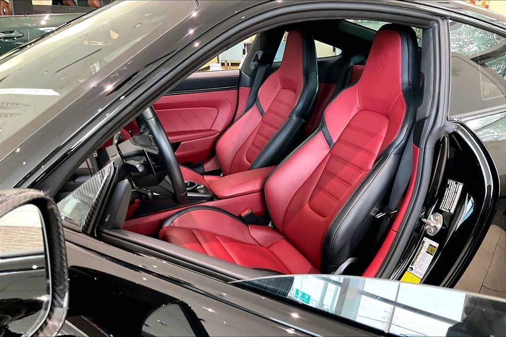 Used 2025 Porsche 911 Carrera RWD image 33