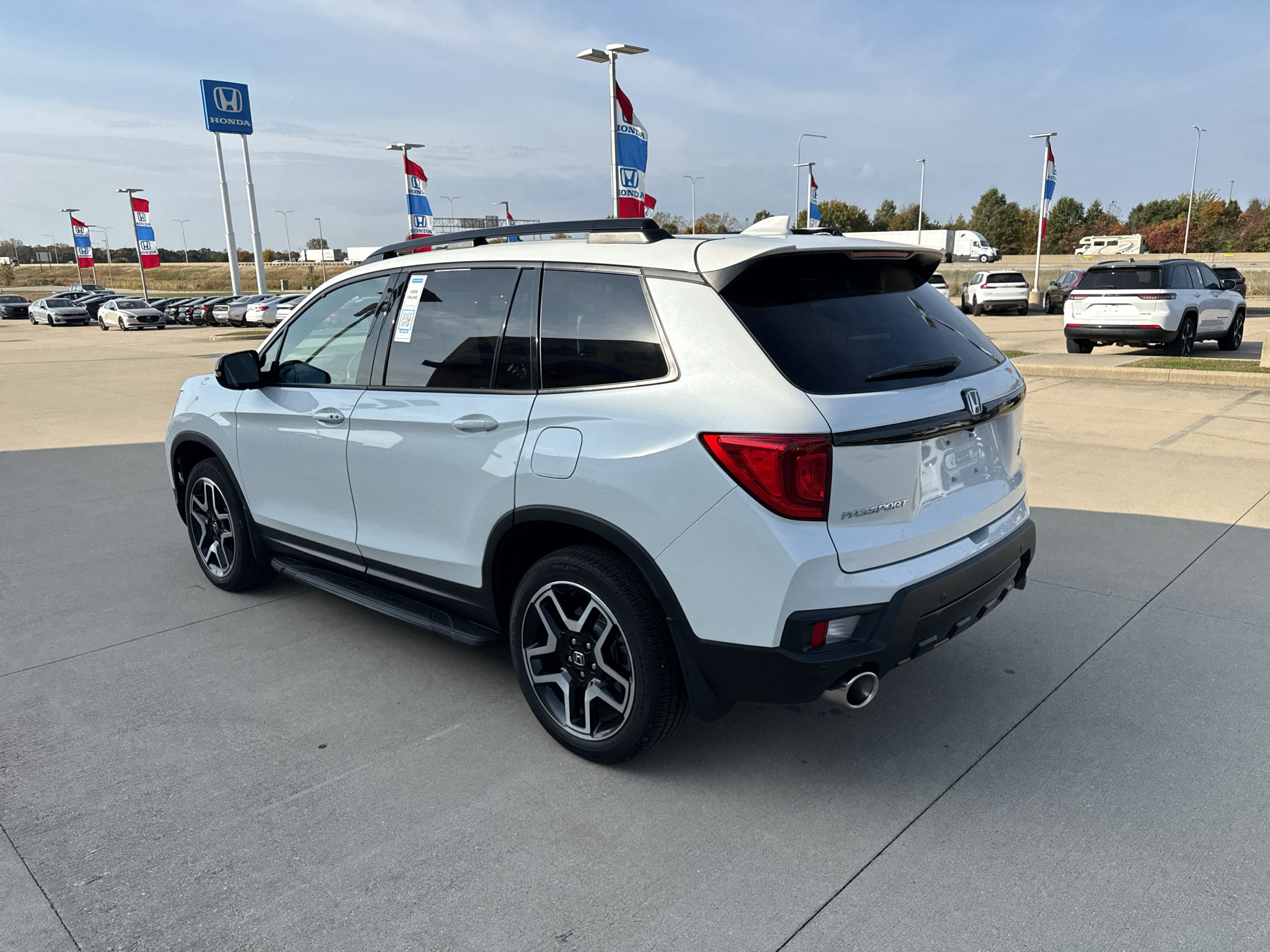Used 2022 Honda Passport Elite image 7