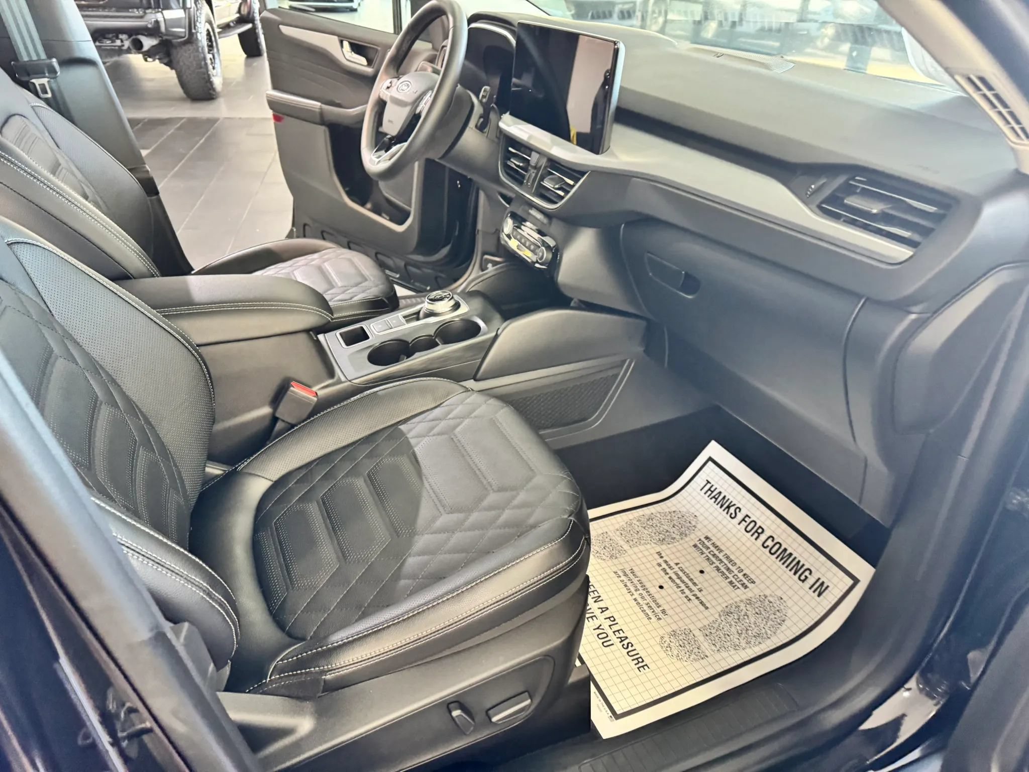 Used 2023 Ford Escape Platinum w/ Premium Technology Package AWD/4WD image 12