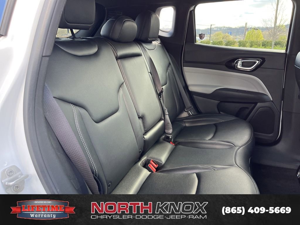 Used 2025 Jeep Compass Limited image 21