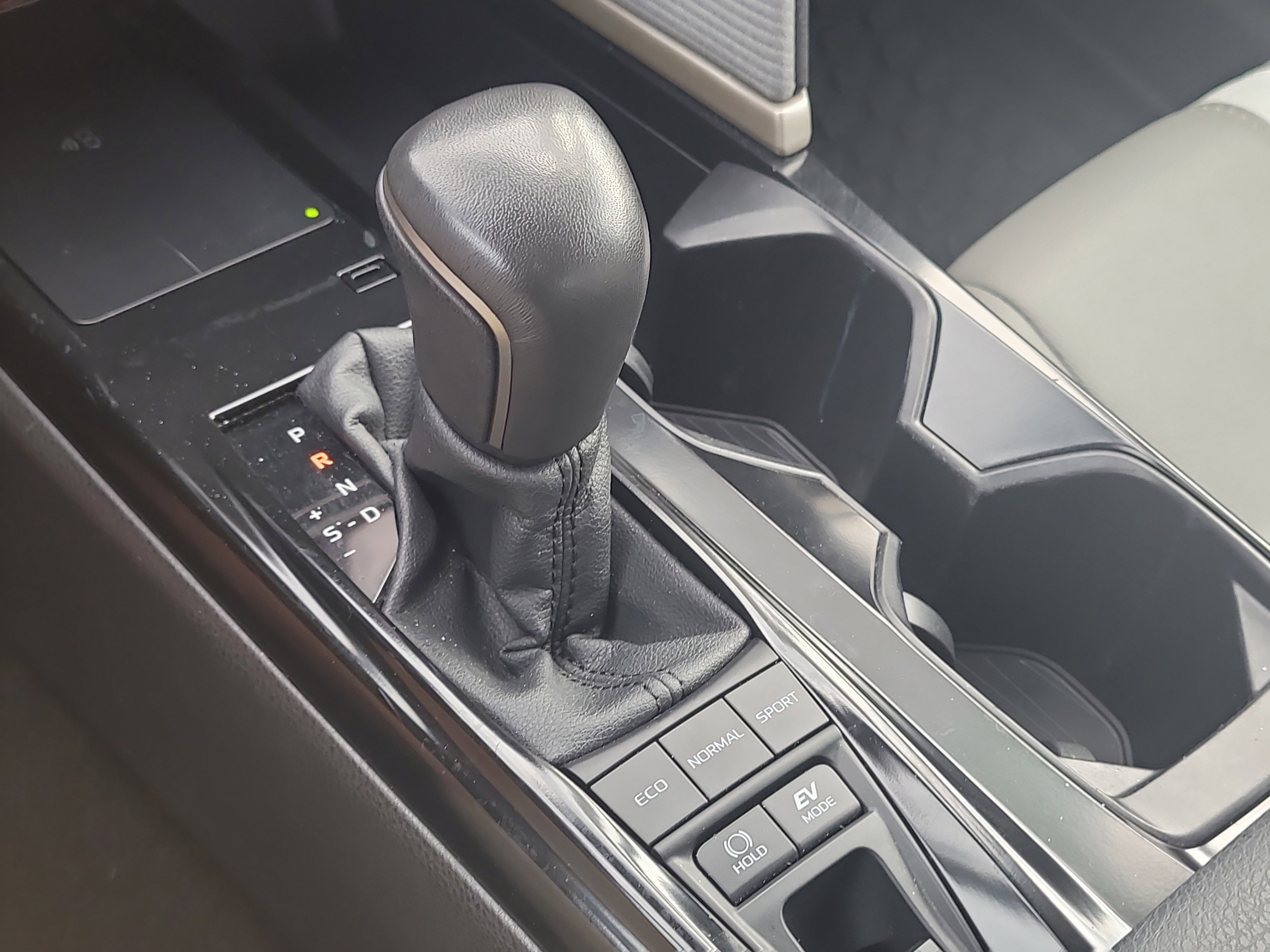 Used 2025 Toyota Camry SE image 26