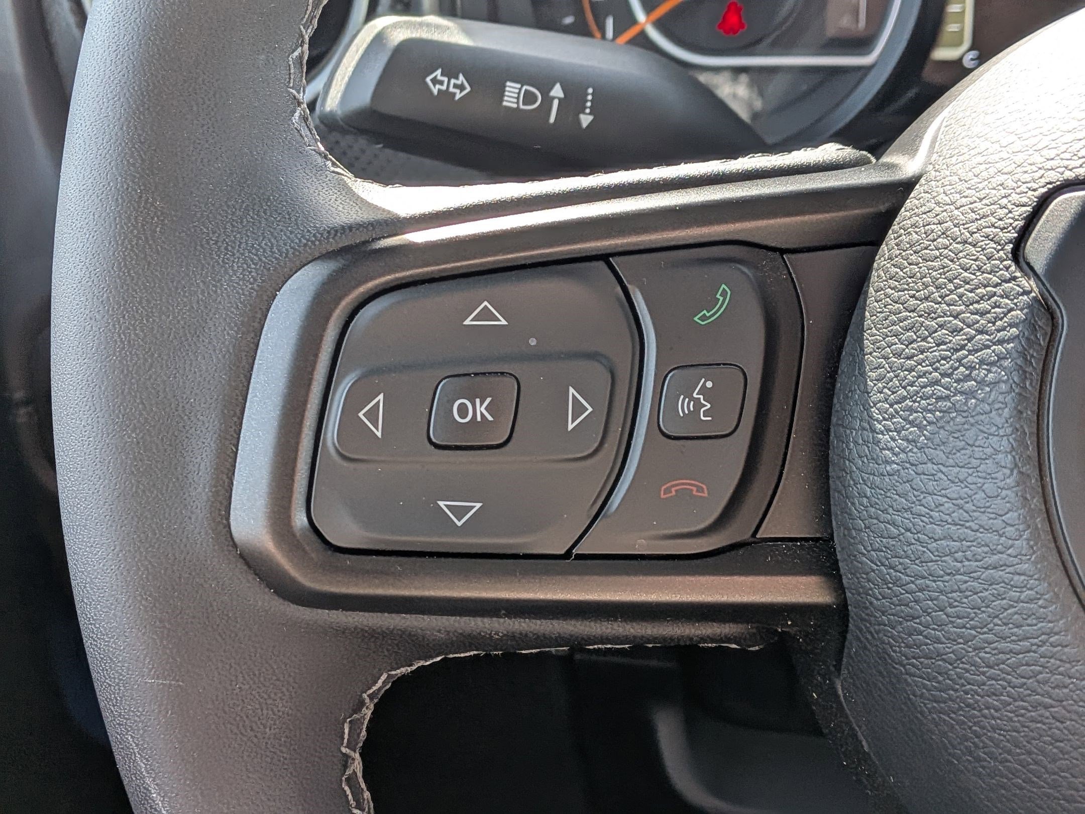 Used 2025 Jeep Gladiator Mojave w/ Convenience Group image 20