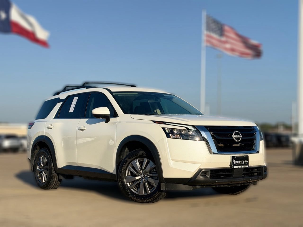 Certified 2024 Nissan Pathfinder SV FWD image 2