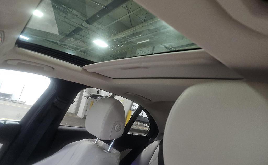 Used 2021 Mercedes-Benz E 350 4MATIC Sedan w/ Premium Package image 10