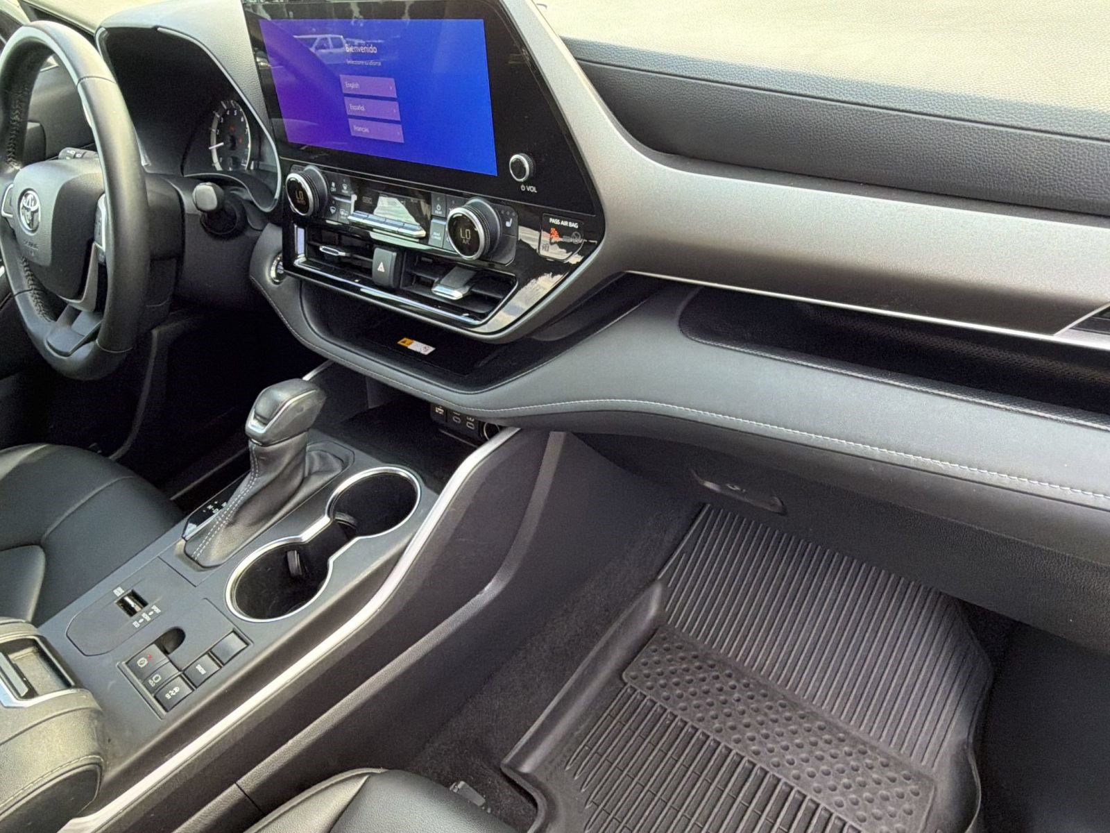 Used 2023 Toyota Highlander XLE FWD image 36