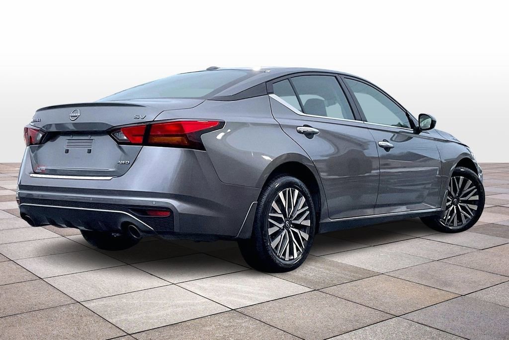 Used 2023 Nissan Altima 2.5 SV w/ SV Premium Package image 12
