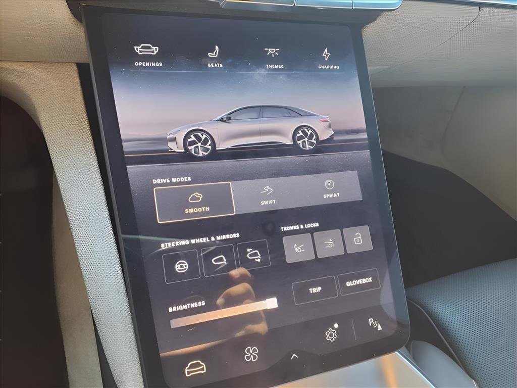Used 2025 Lucid Air Pure image 17