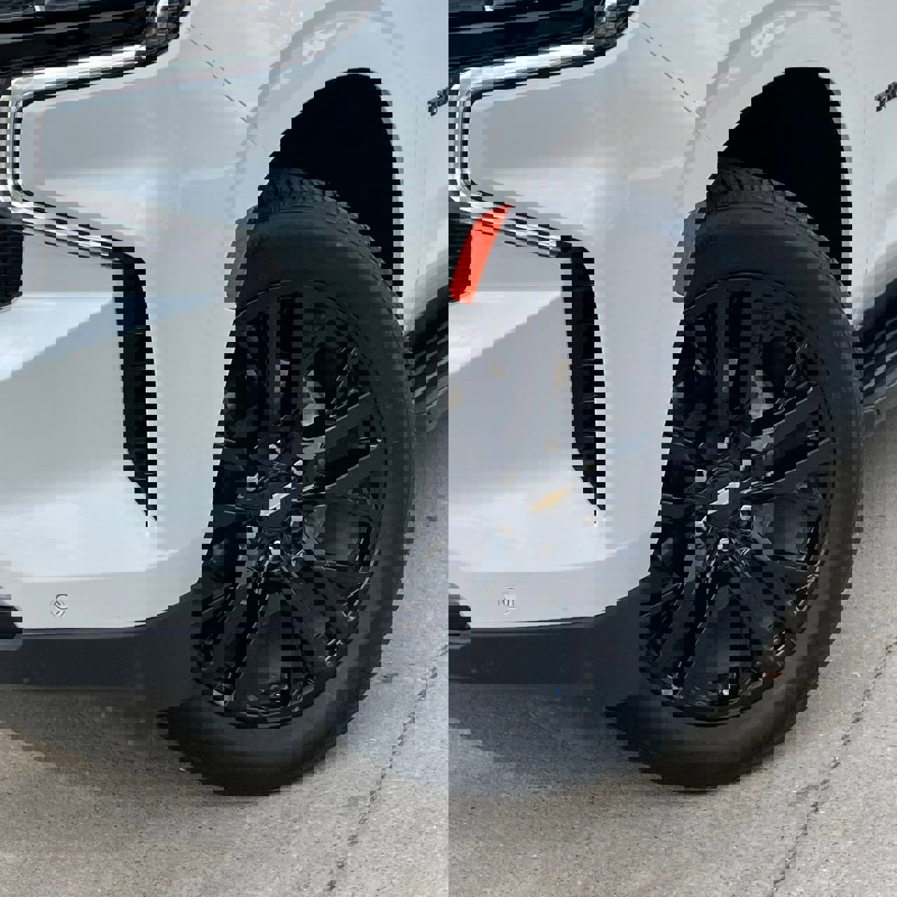 Used 2024 Chevrolet Tahoe RST w/ Luxury Package image 9