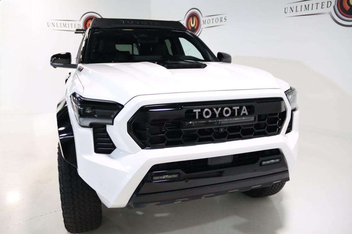 Used 2024 Toyota Tacoma TRD Pro AWD/4WD image 29