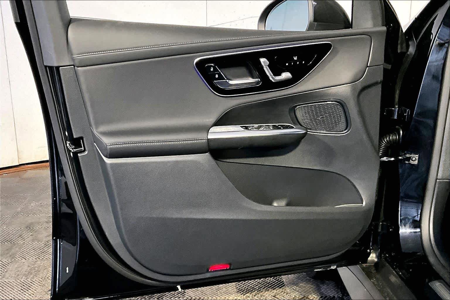 New 2026 Mercedes-Benz GLC 300 4MATIC image 11