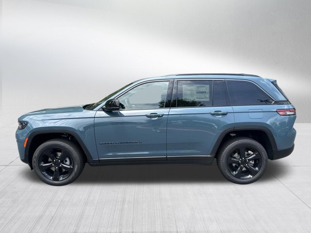 New 2026 Jeep Grand Cherokee Limited w/ Limited Altitude Package AWD/4WD image 8