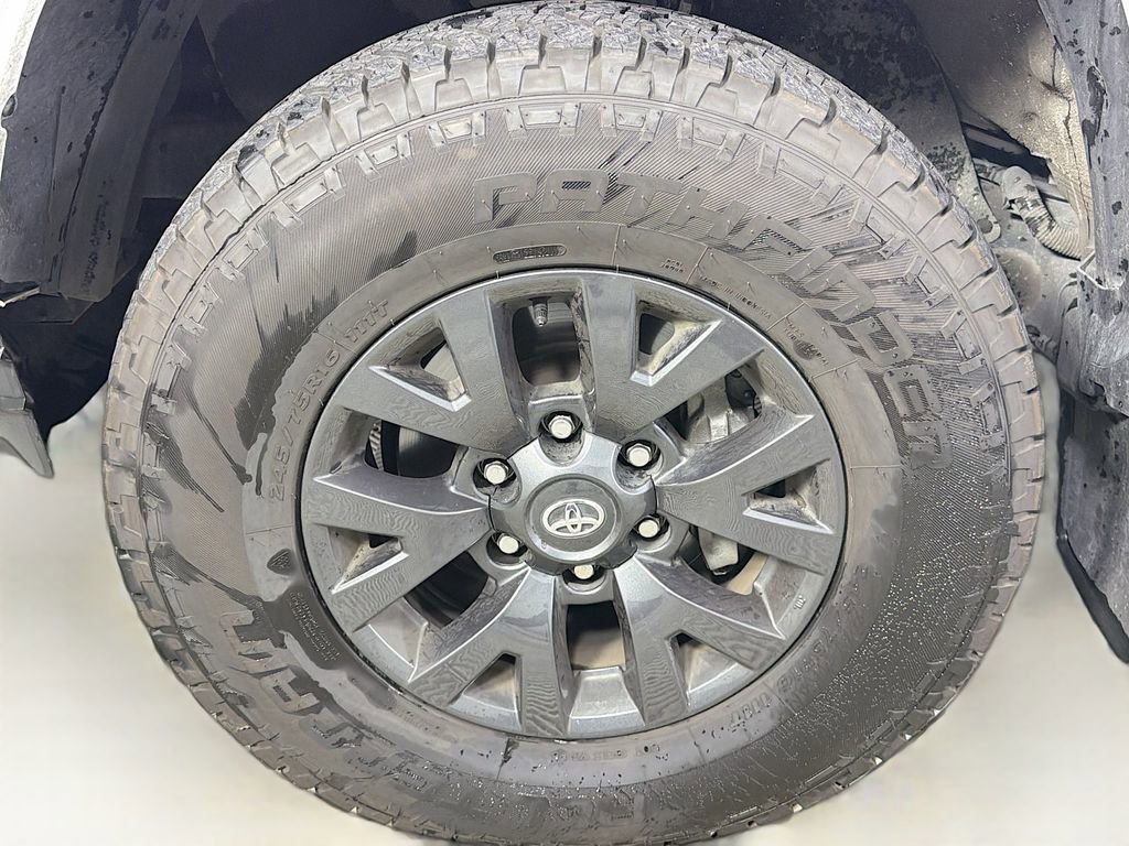 Used 2021 Toyota Tacoma SR5 image 28