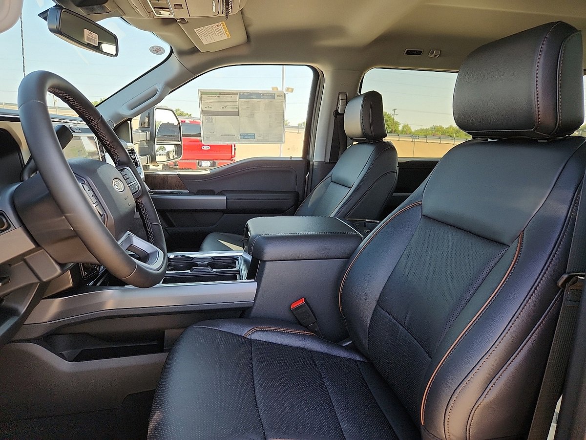 New 2025 Ford F350 Lariat w/ Black Appearance Package image 7