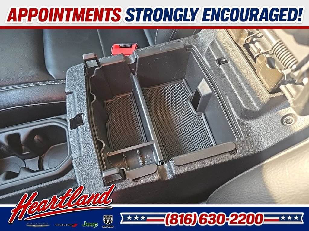 Used 2018 Jeep Wrangler Unlimited Sahara AWD/4WD image 64