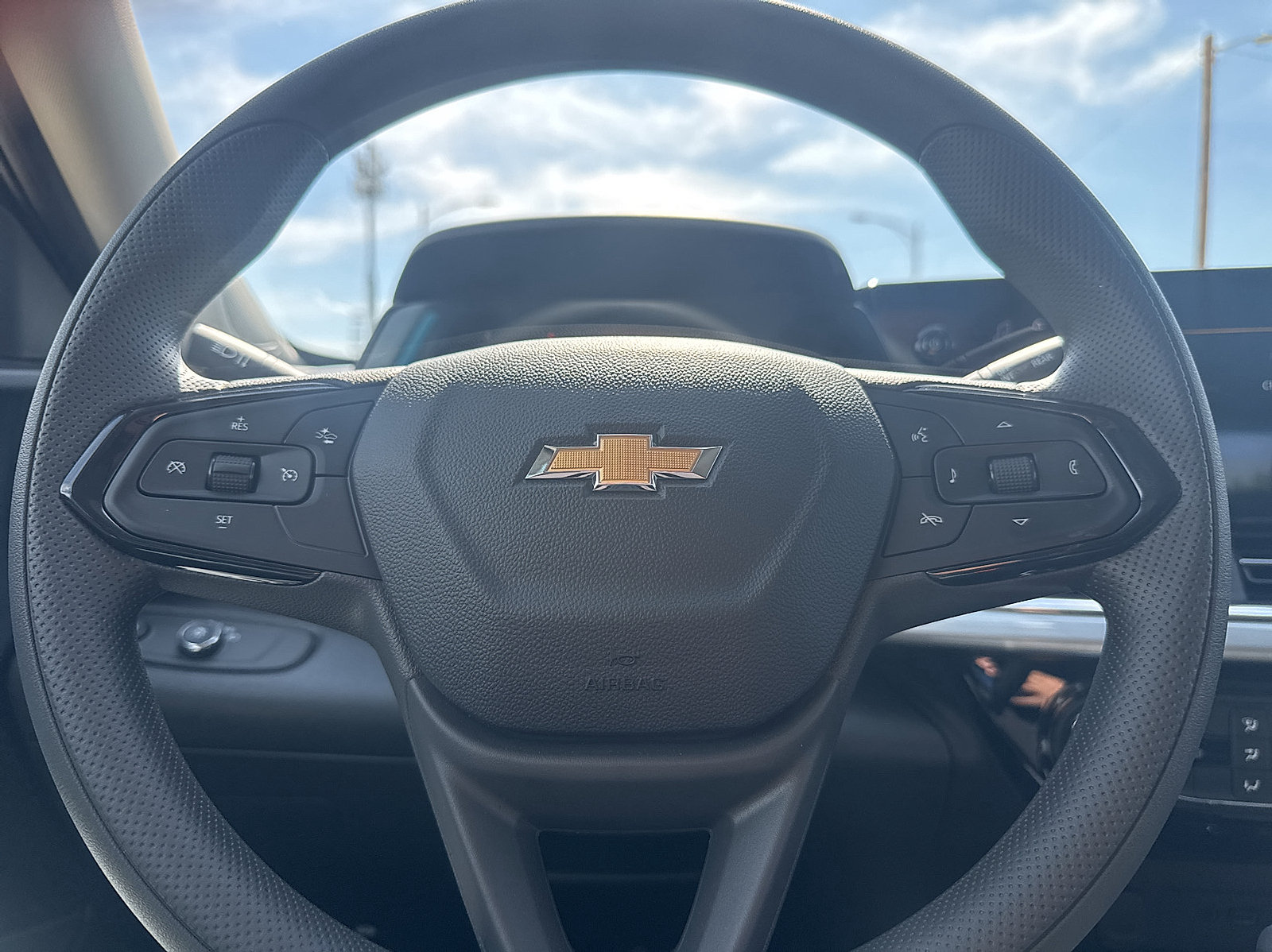 New 2026 Chevrolet Trax LT w/ LPO, Blackout Package FWD image 19