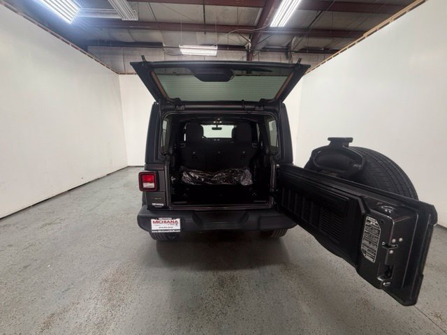 Used 2022 Jeep Wrangler Unlimited Sport AWD/4WD image 9