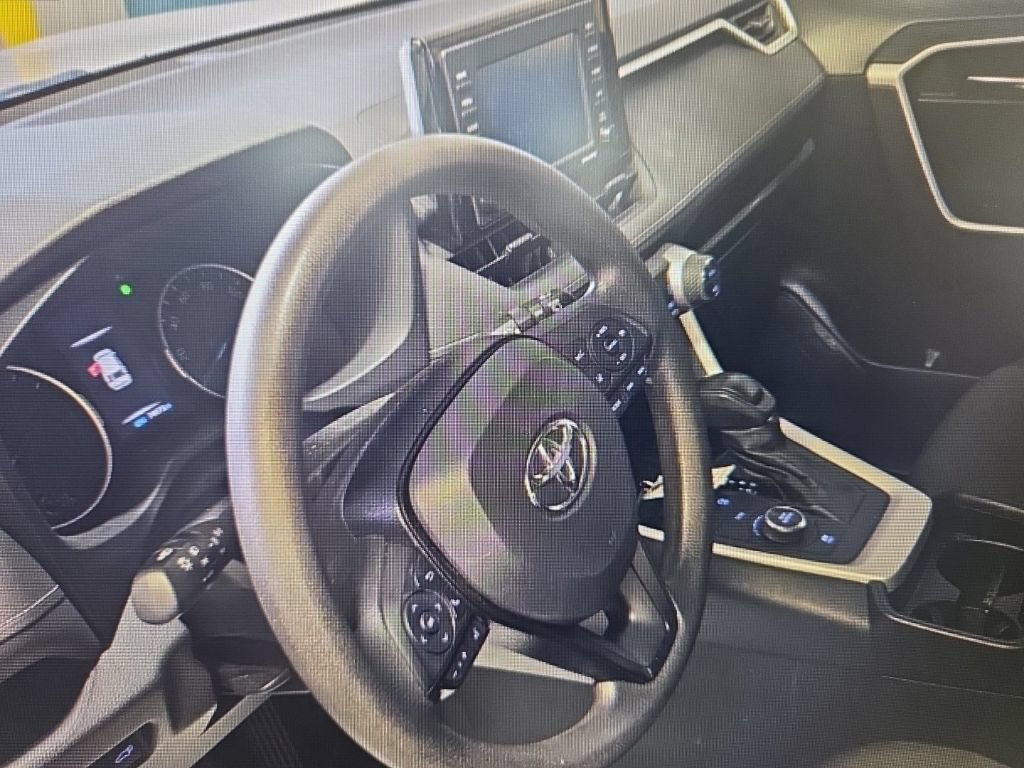 Used 2021 Toyota RAV4 XLE w/ Convenience Package AWD/4WD image 7