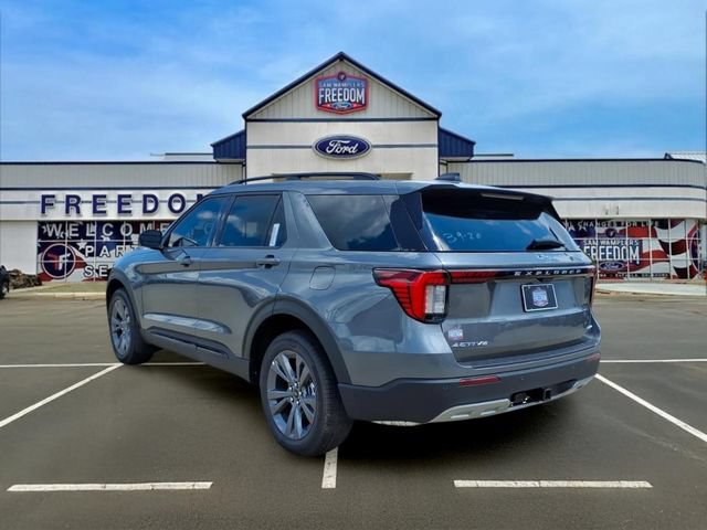 Used 2026 Ford Explorer Active w/ Active Comfort Package AWD/4WD image 3