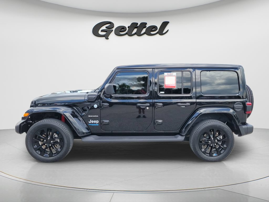Used 2022 Jeep Wrangler Unlimited Sahara w/ Cold Weather Group AWD/4WD image 6