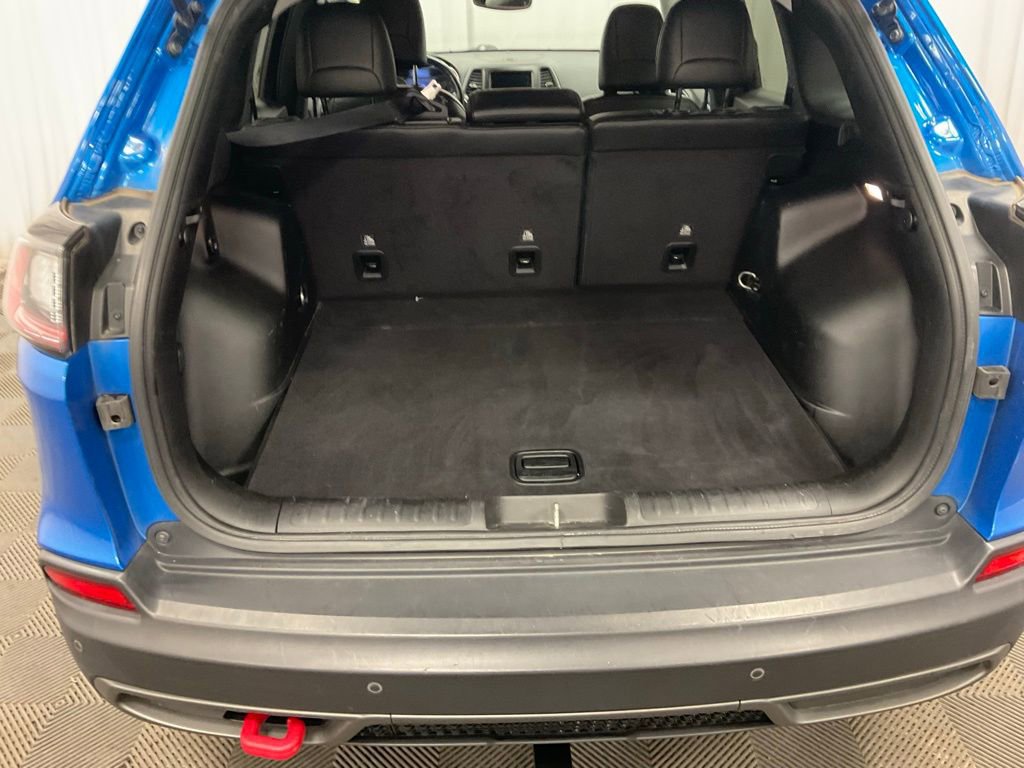 Used 2019 Jeep Cherokee Trailhawk w/ Cold Weather Group image 27