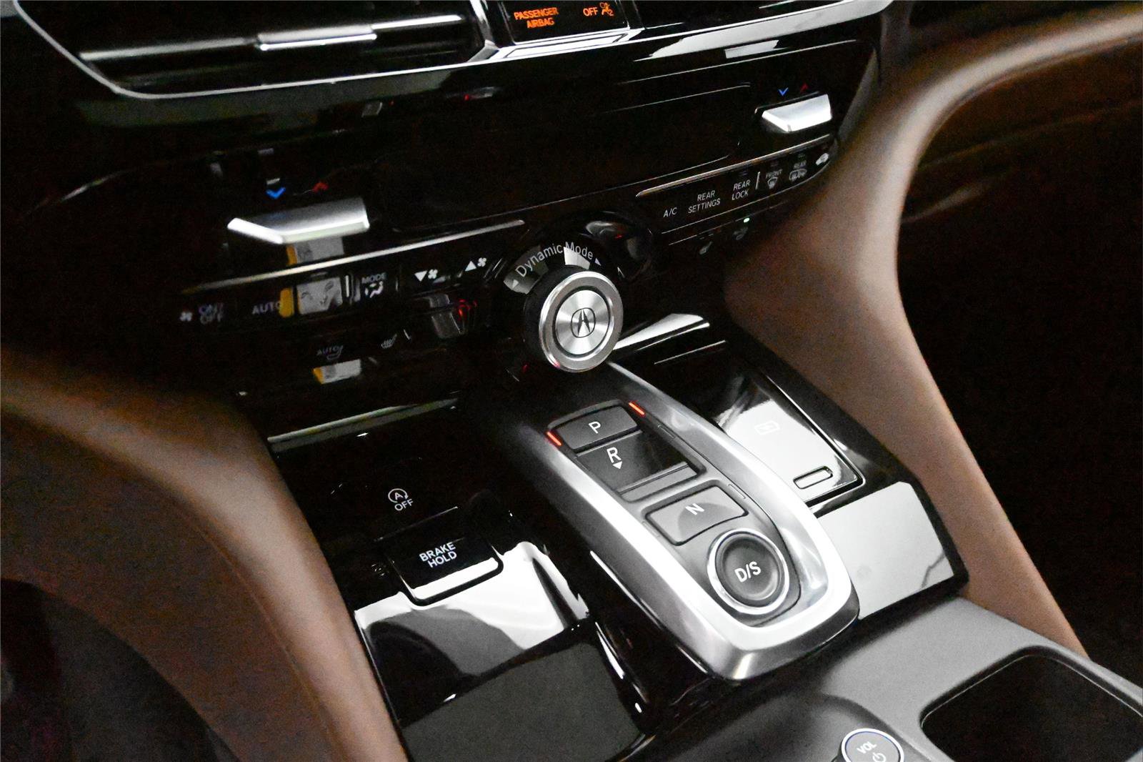 Certified 2024 Acura MDX SH-AWD w/ Technology Package image 6