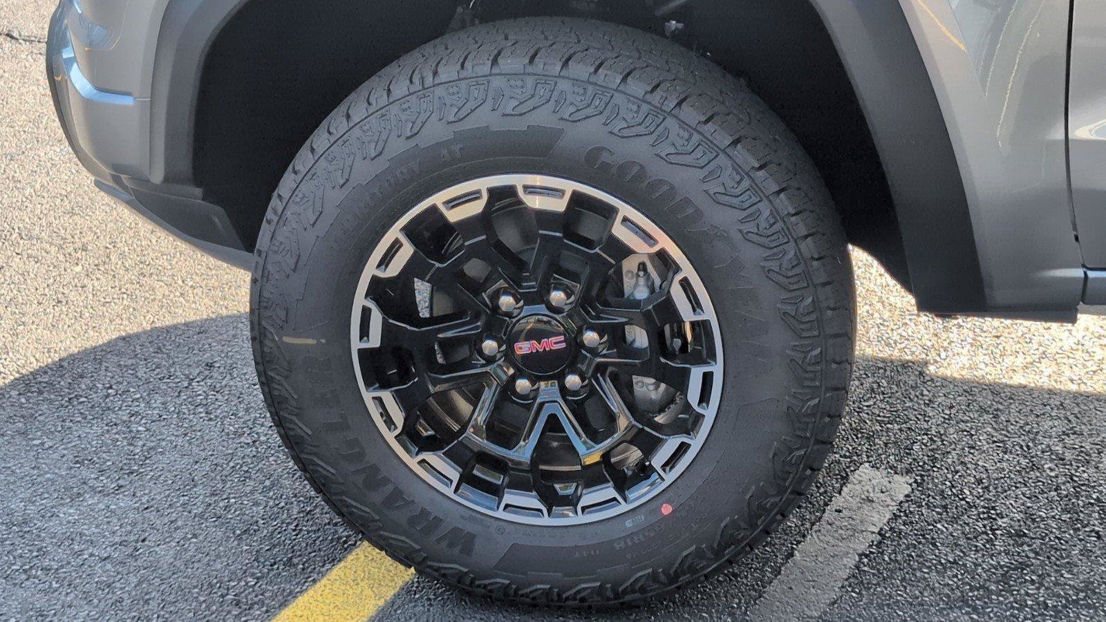 New 2026 GMC Canyon AT4 AWD/4WD image 11