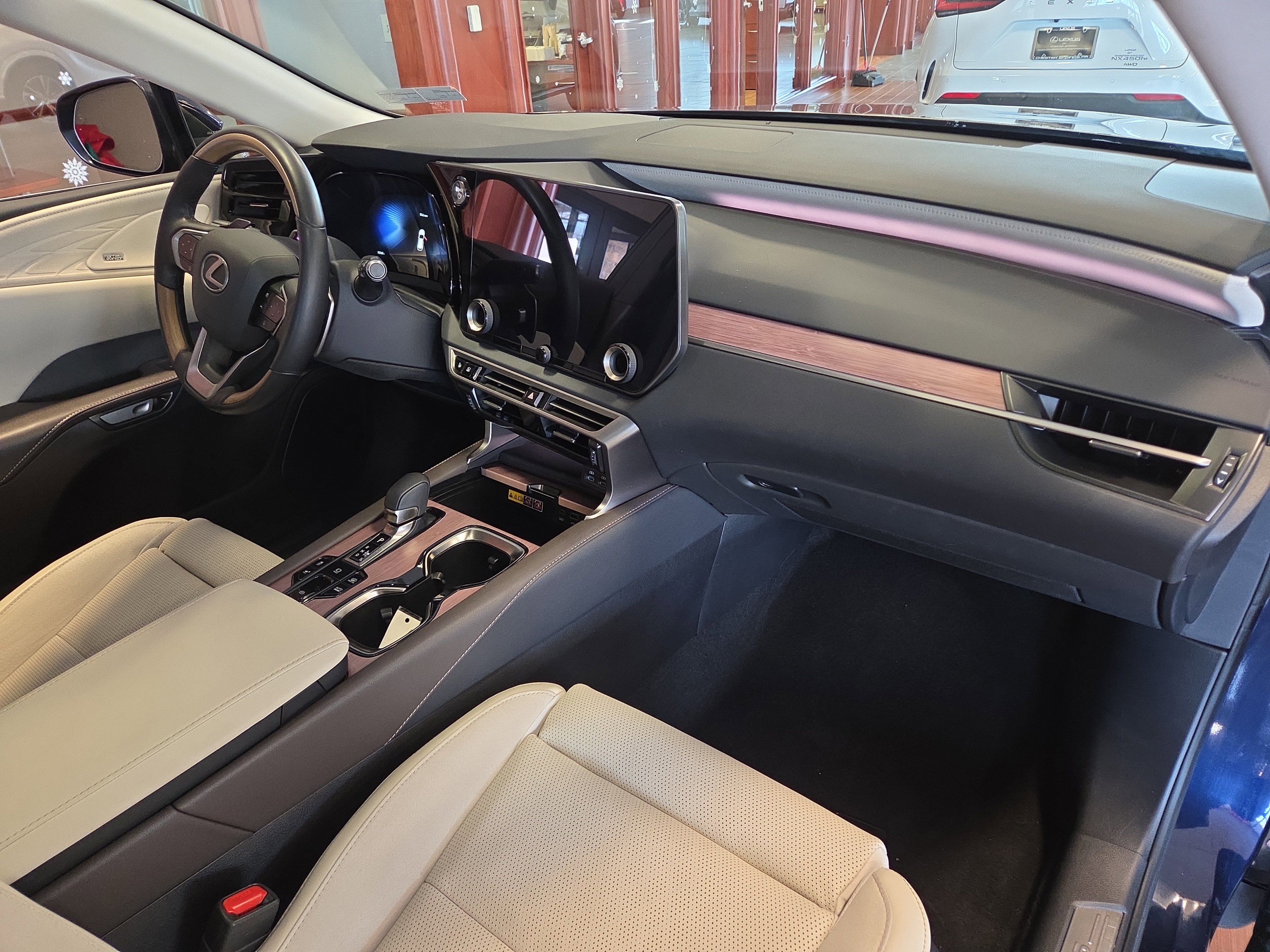 Certified 2025 Lexus RX 450h AWD w/ Convenience Package image 17