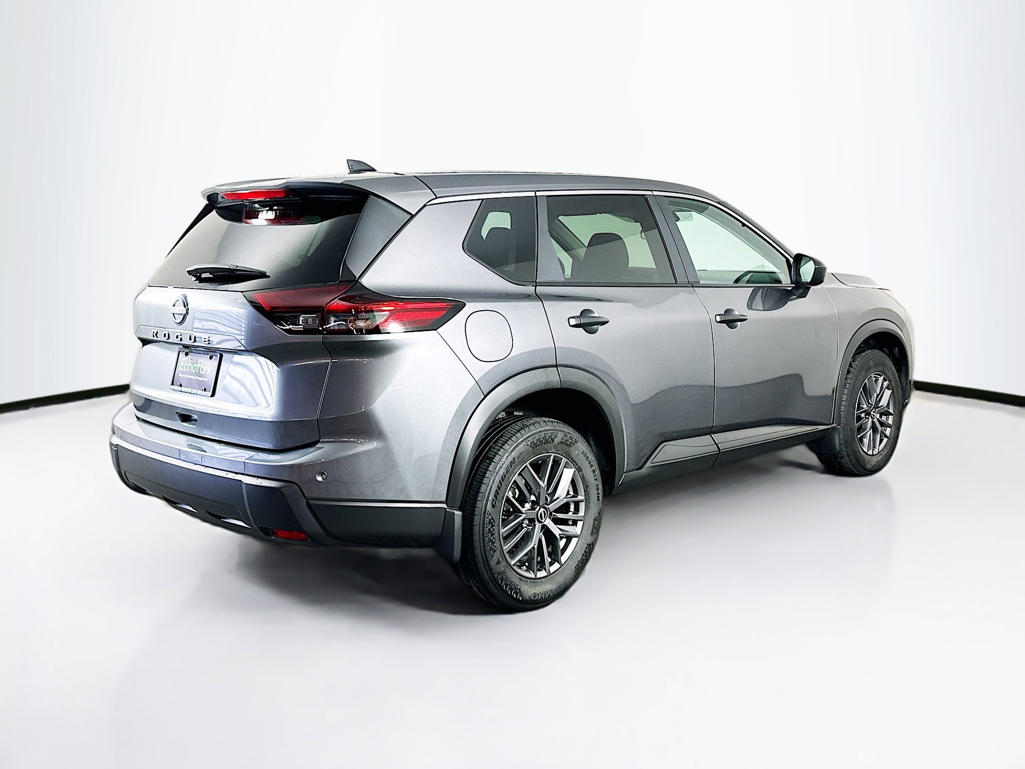 Used 2025 Nissan Rogue S image 9