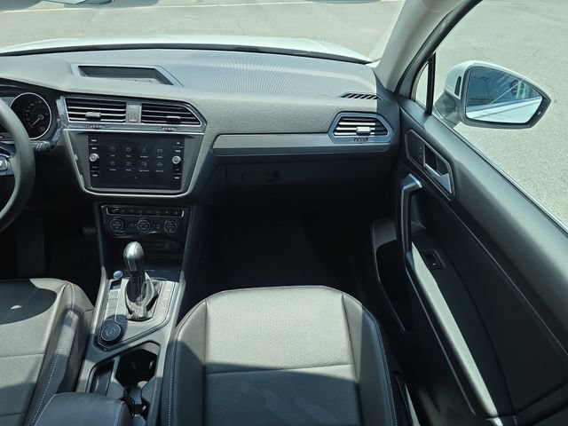Used 2021 Volkswagen Tiguan SE AWD/4WD image 31