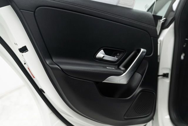Used 2025 Mercedes-Benz CLA 250 image 27