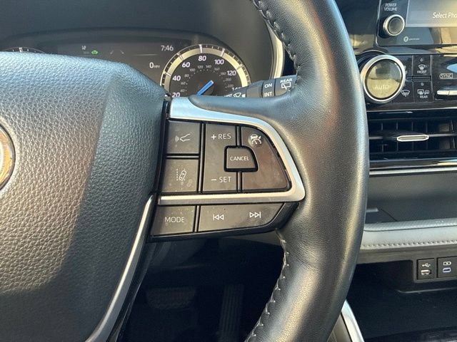 Used 2022 Toyota Highlander Limited AWD/4WD image 17