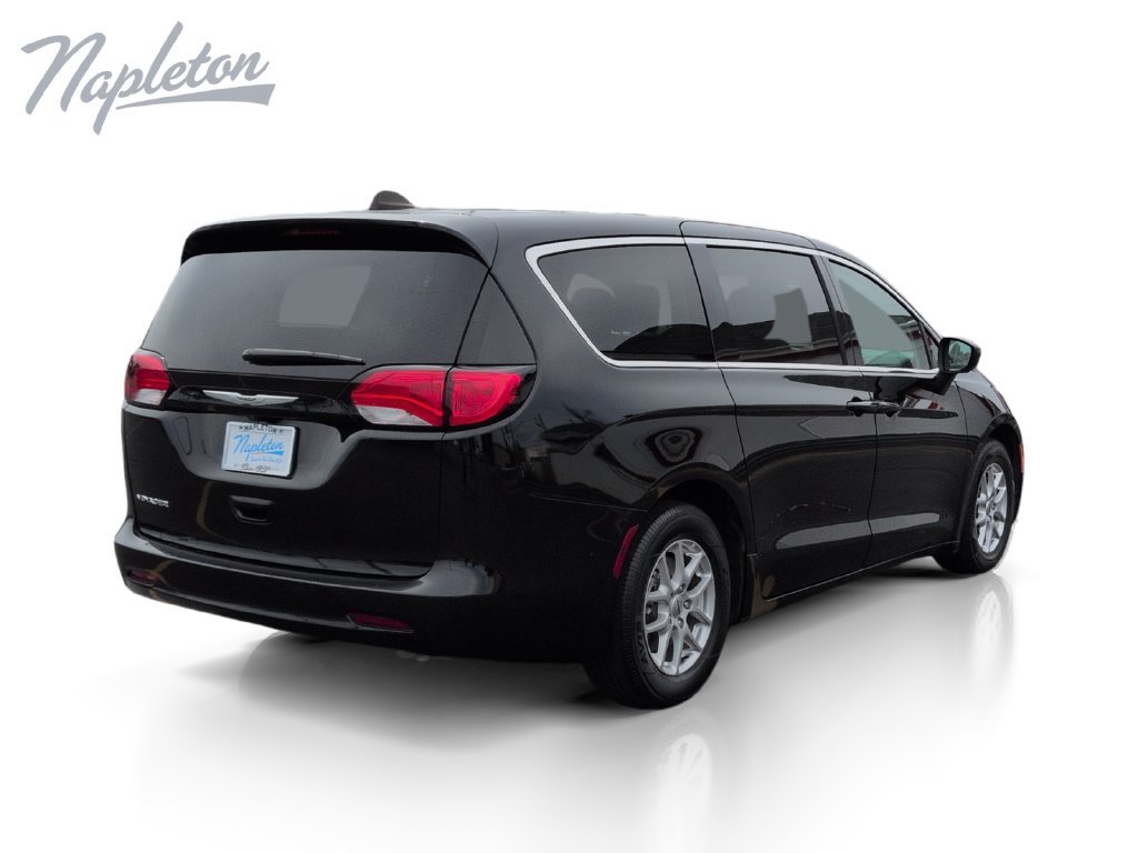 Used 2024 Chrysler Voyager LX FWD image 6