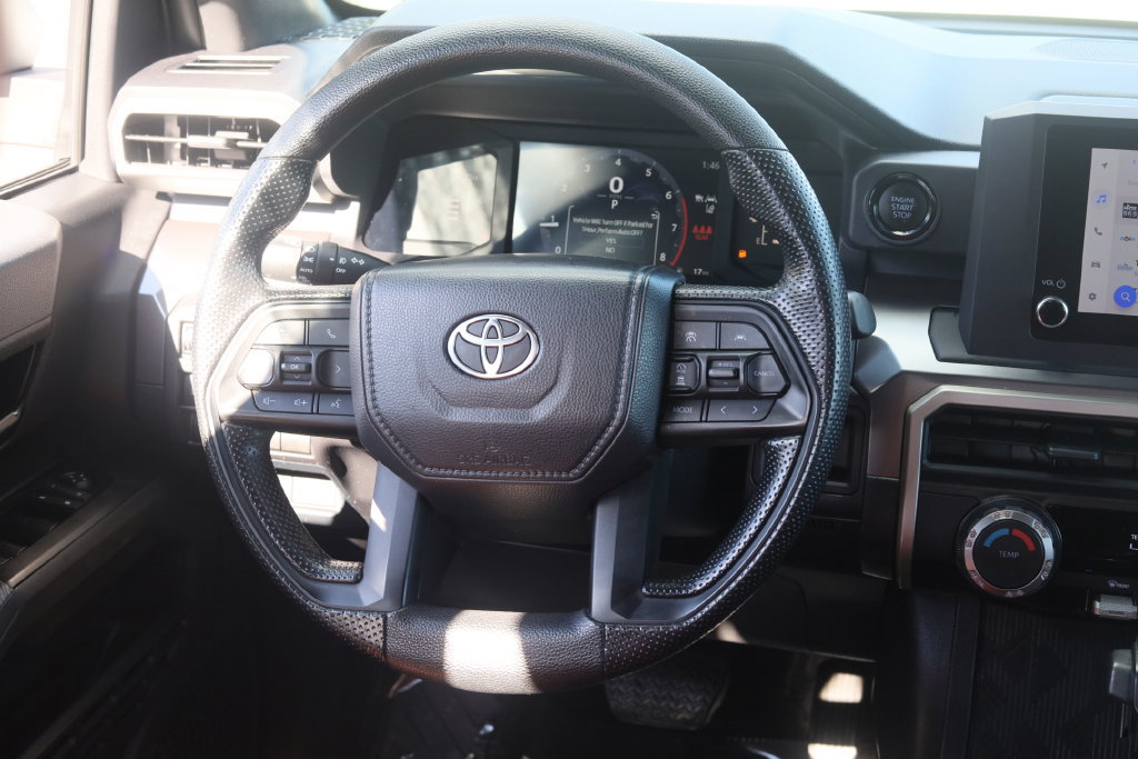Used 2025 Toyota Tacoma SR5 AWD/4WD image 10