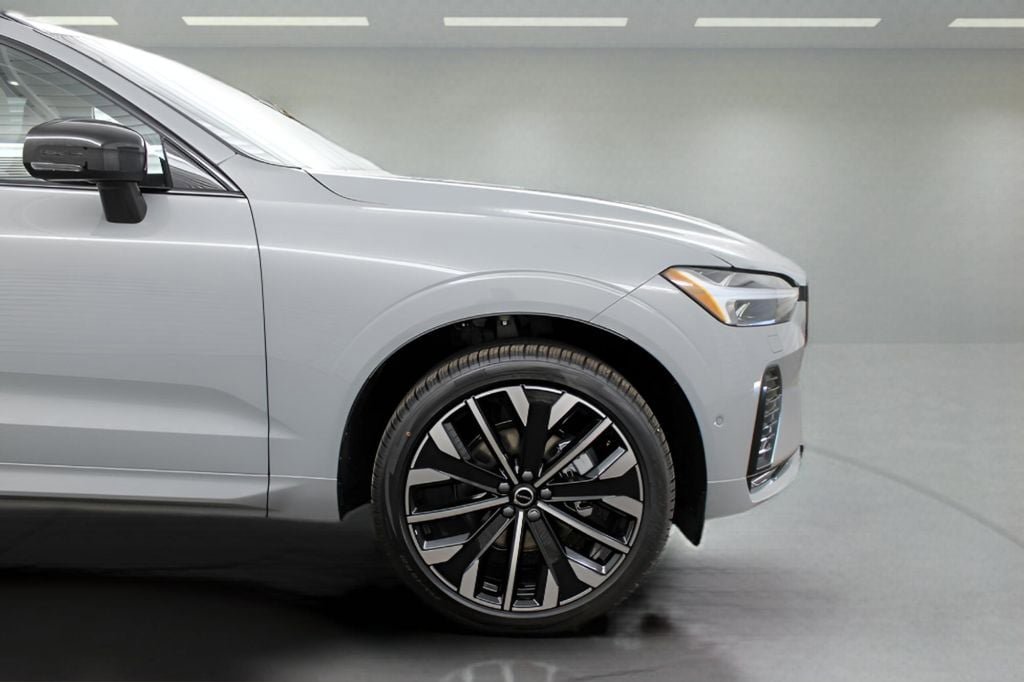 New 2026 Volvo XC60 B5 Ultra w/ Protection Package Premier AWD/4WD image 32