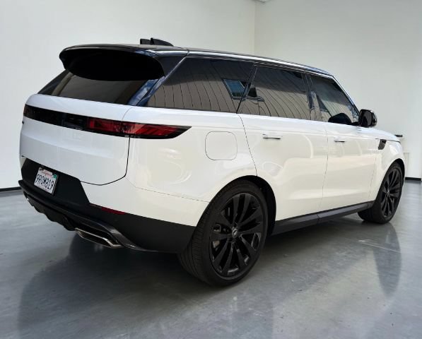 Used 2025 Land Rover Range Rover Sport SE AWD/4WD image 6
