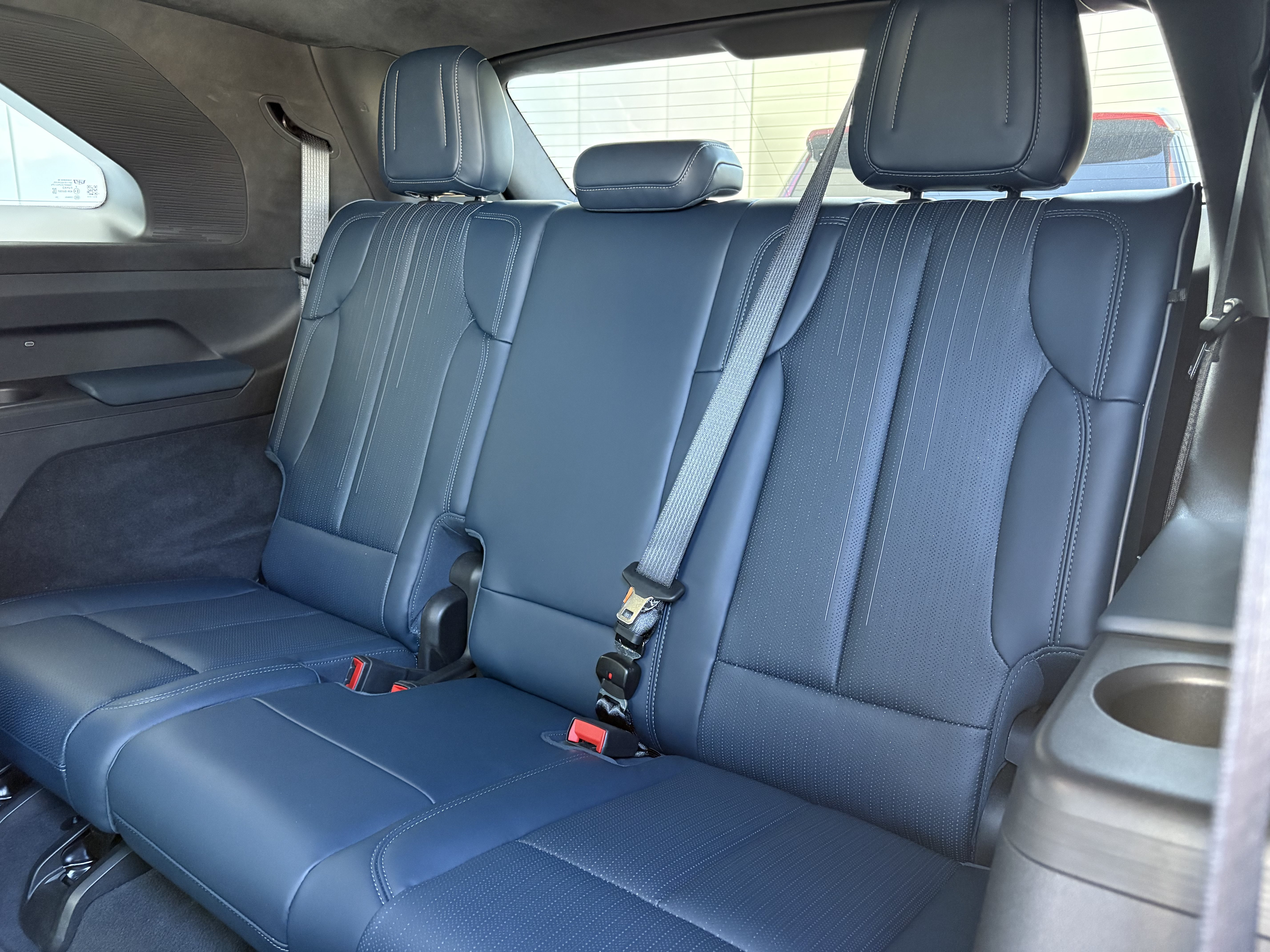 Certified 2025 Cadillac Escalade IQ Luxury 2 w/ LPO, Premium Carpet Package AWD/4WD image 14