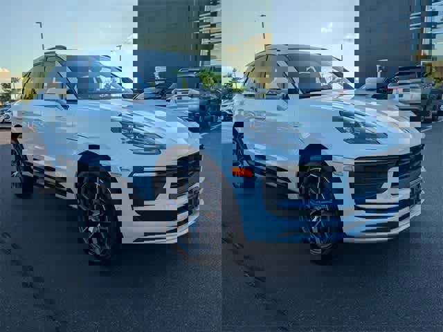 Used 2024 Porsche Macan image 2