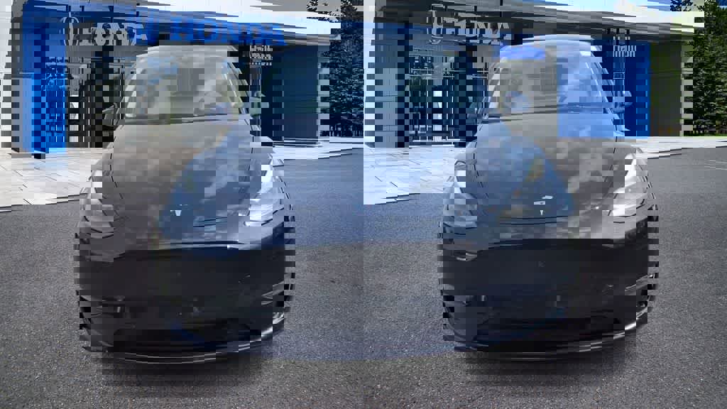 Used 2023 Tesla Model Y Long Range image 3