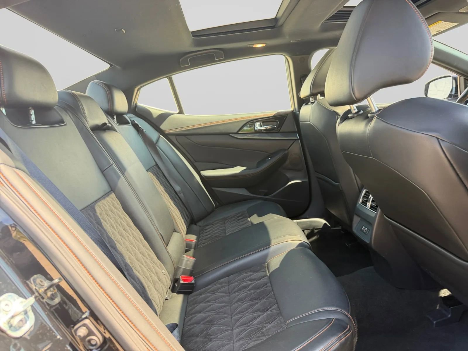 Used 2021 Nissan Maxima SR w/ Sport Mat Group FWD image 32