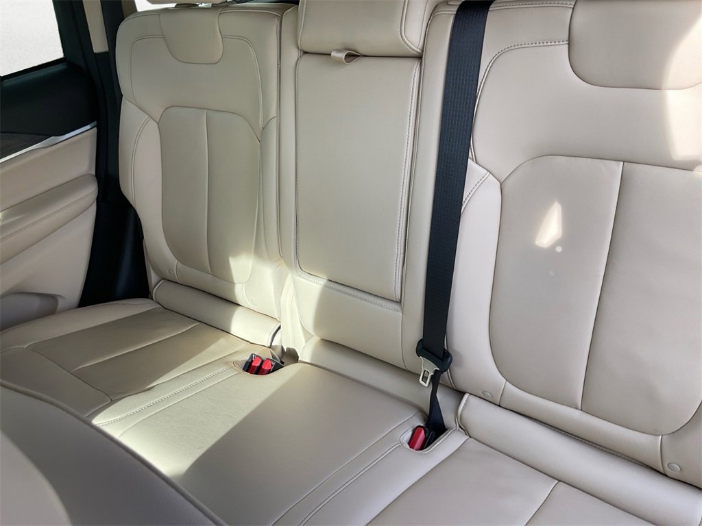 Used 2022 Jeep Grand Cherokee Limited image 9