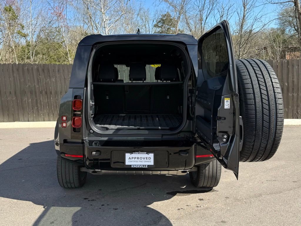 Certified 2023 Land Rover Defender 110 X-Dynamic SE image 5
