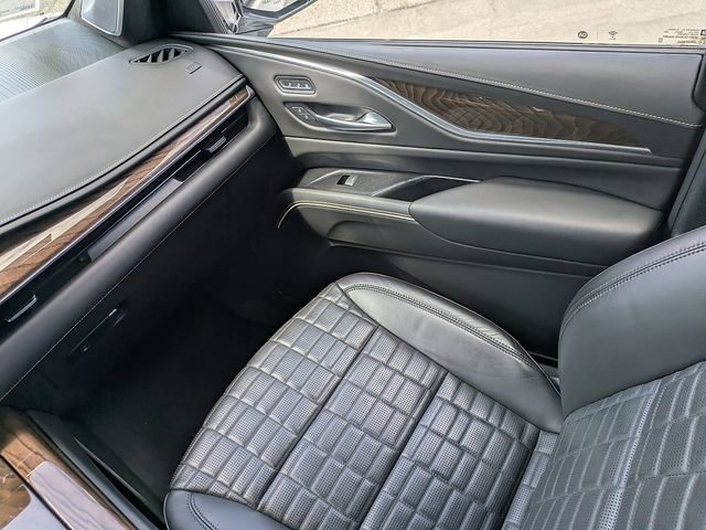 Certified 2023 Cadillac Escalade ESV Sport Platinum w/ LPO, Floor Liner Package AWD/4WD image 17