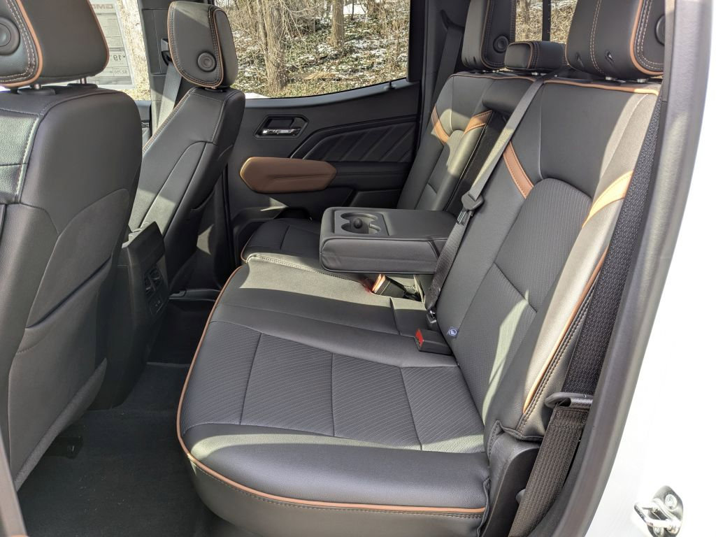 New 2025 GMC Canyon AT4 w/ Technology Plus Package AWD/4WD image 32