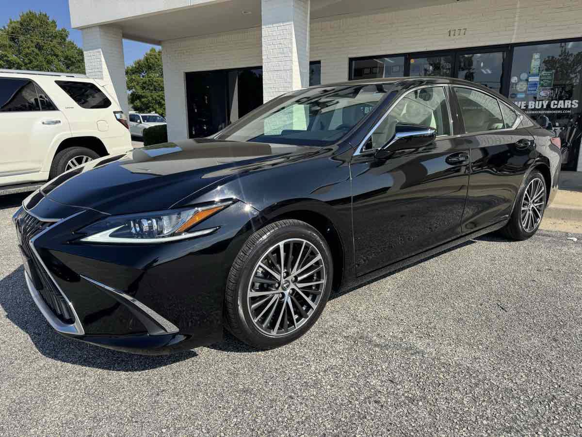 Used 2023 Lexus ES 350 w/ Premium Package FWD image 37