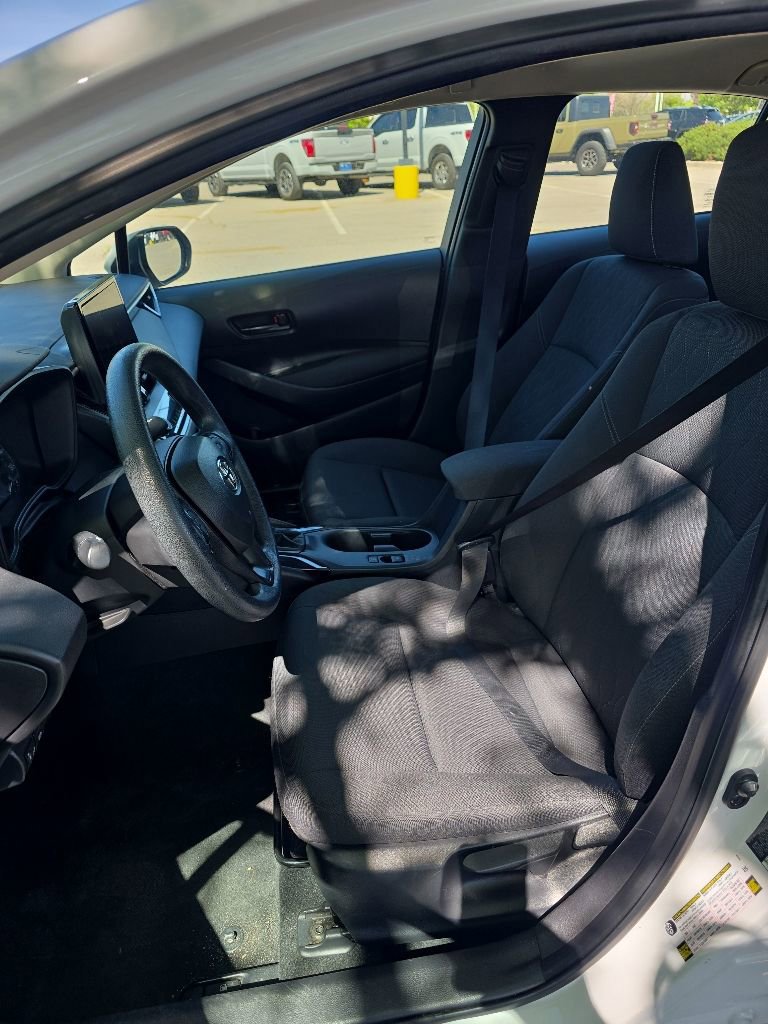 Used 2024 Toyota Corolla LE FWD image 9