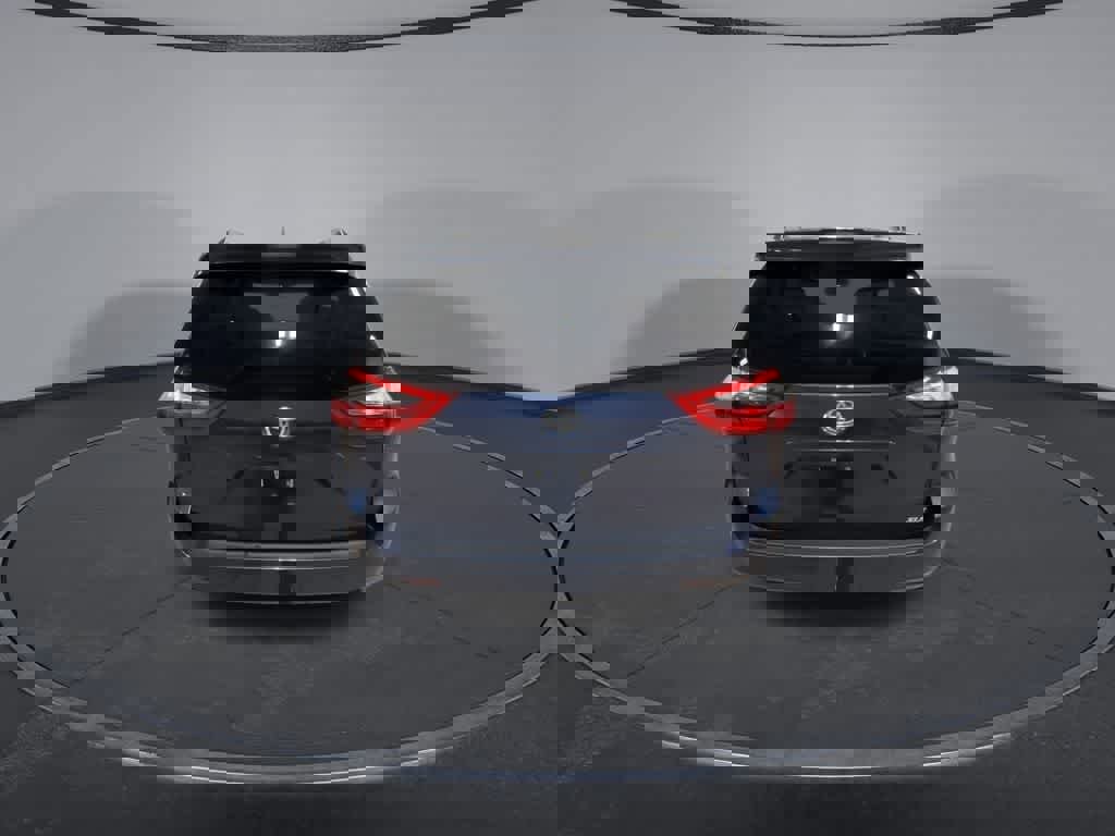 Used 2020 Toyota Sienna XLE w/ XLE Navigation Package image 7